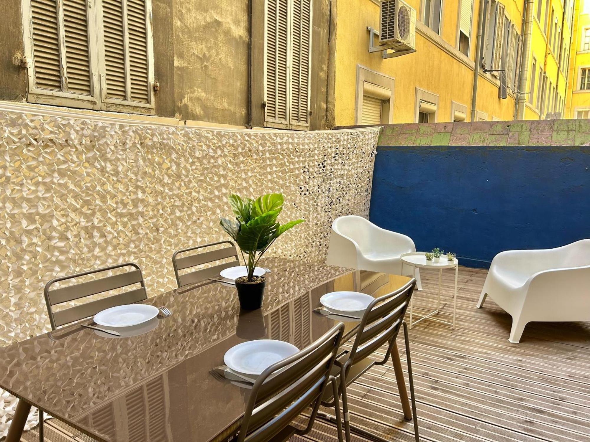 Chez Marie Et Romain- Appartement De Charme Au Coeur De La Joliette Proche Panier Centre Ville Marseille Kültér fotó